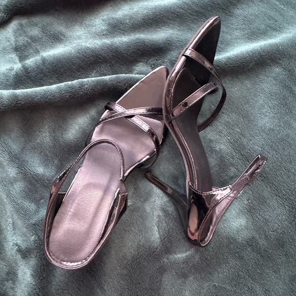 Elegant Black Strappy Heels - Picture 1 of 3